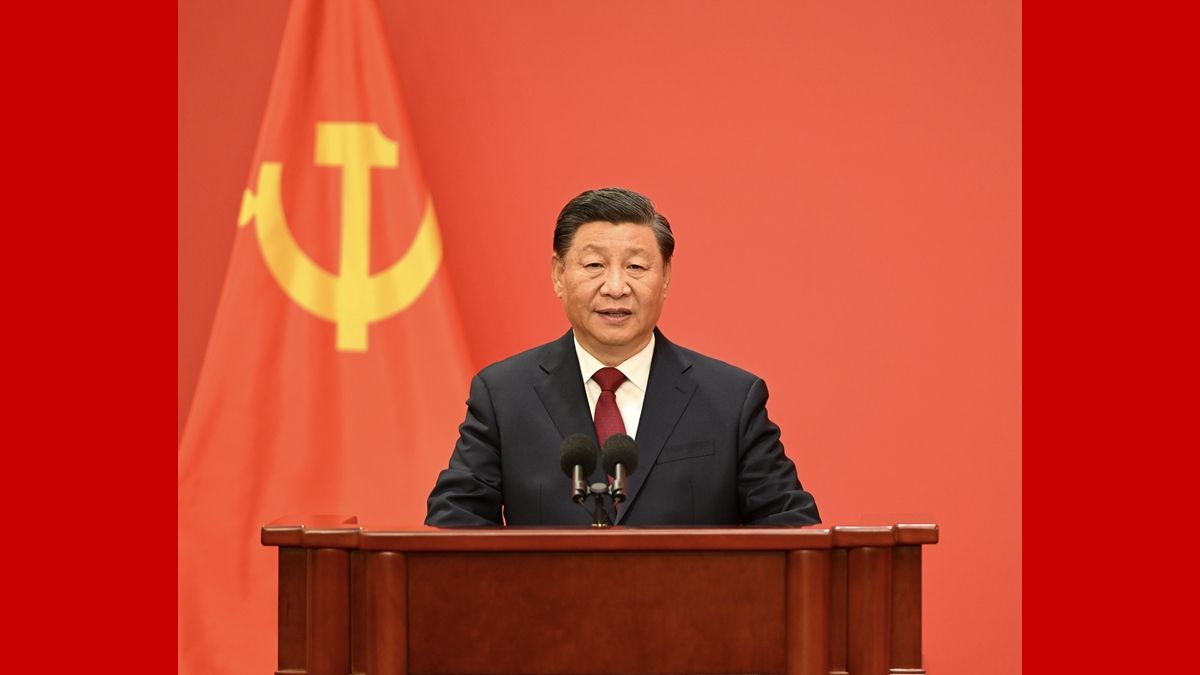 习近平等二十届中共中央政治局常委同中表记者碰头